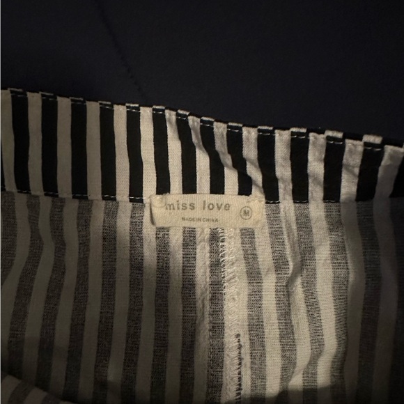 Miss love button front skirt navy and white stripe size M. - Picture 3 of 3